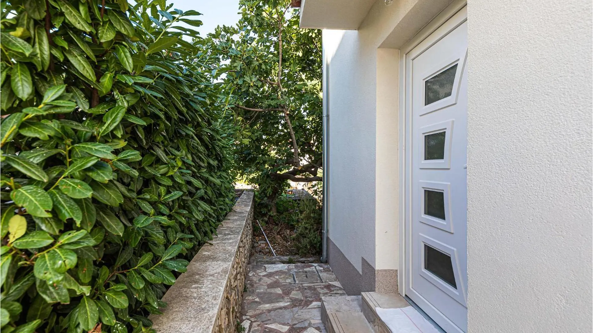Cozy Apartment In Okrug Donji With Kitchen Donji Okrug  0*, Donji Okrug (Ciovo) Croatia