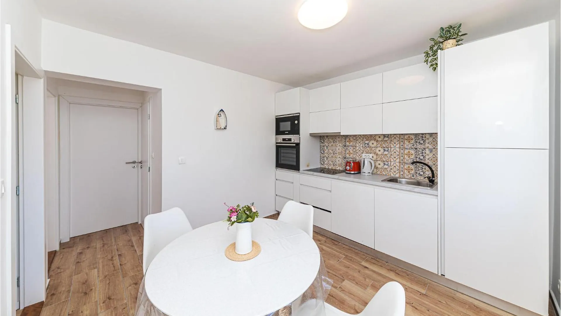 Cozy Apartment In Okrug Donji With Kitchen Donji Okrug  0*, Donji Okrug (Ciovo)